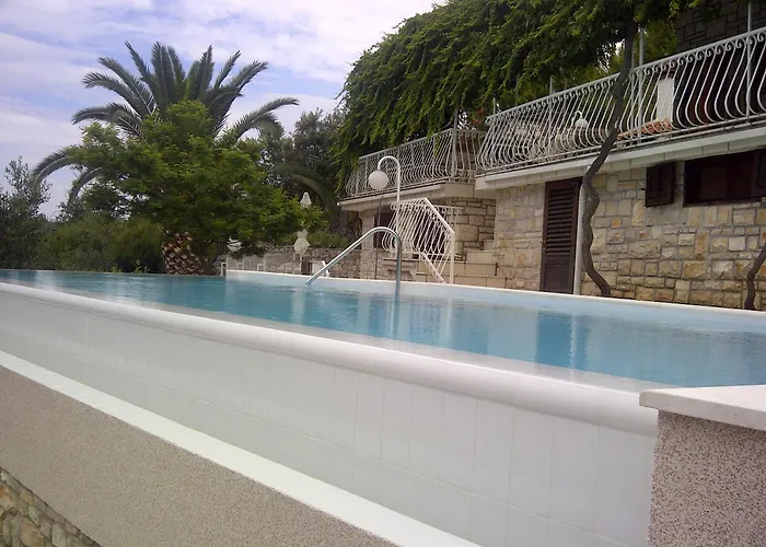 Sonia & Teo Hvar Apartment *